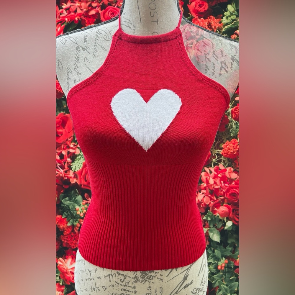 Whimsical Knit Halter Top with Heart Motif
Medium
Like New / Never Worn